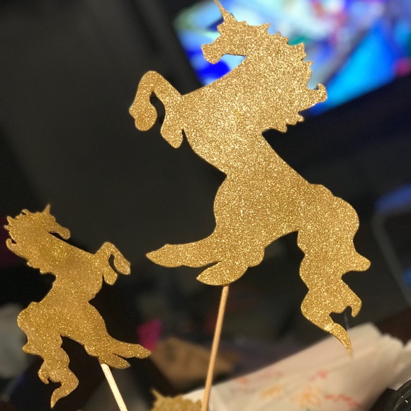 Unicorn Decor PRICE IS NOT WHAT IS LISTED - Picture 2 of 5